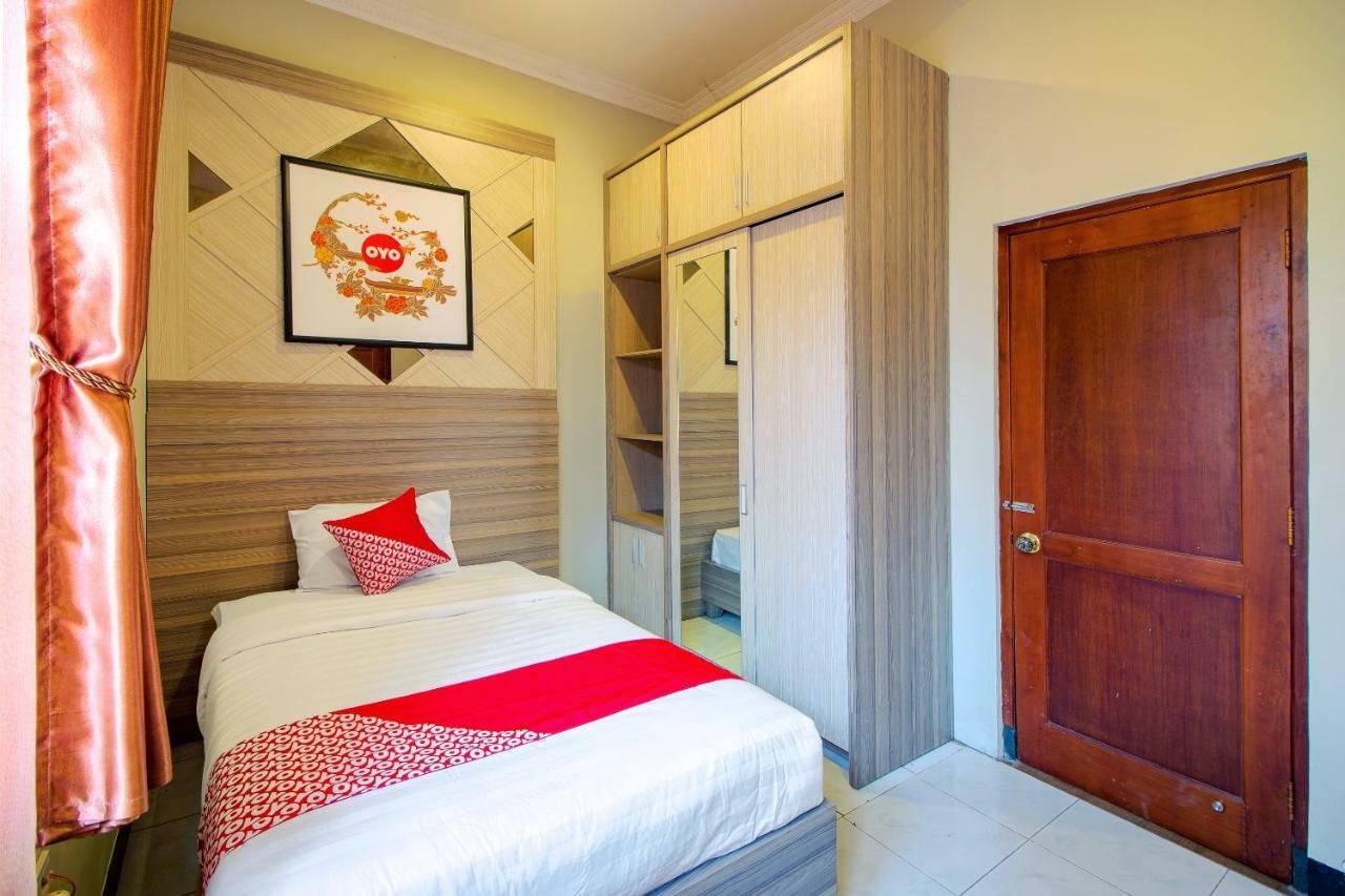 Oyo 1195 The Doctor'S Guest House Syariah Kejayan Esterno foto