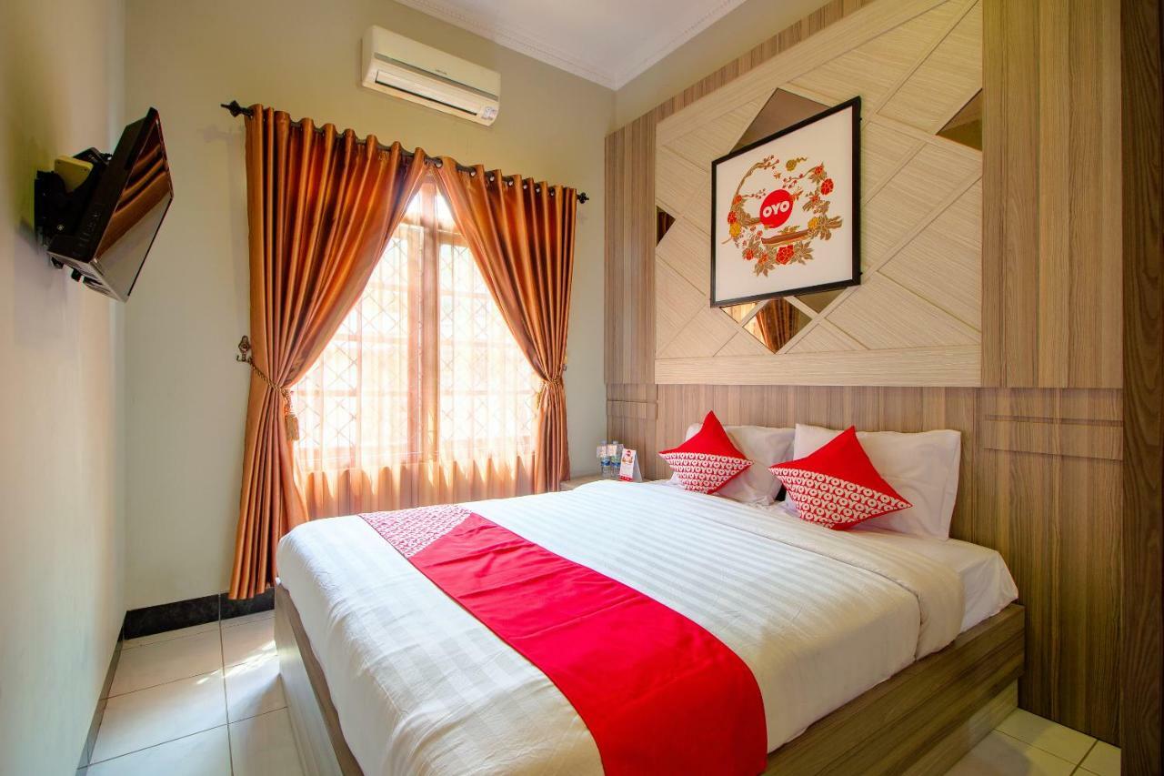 Oyo 1195 The Doctor'S Guest House Syariah Kejayan Esterno foto