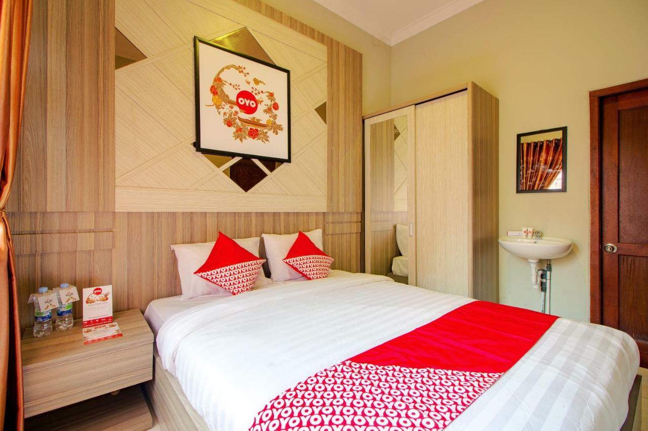 Oyo 1195 The Doctor'S Guest House Syariah Kejayan Esterno foto