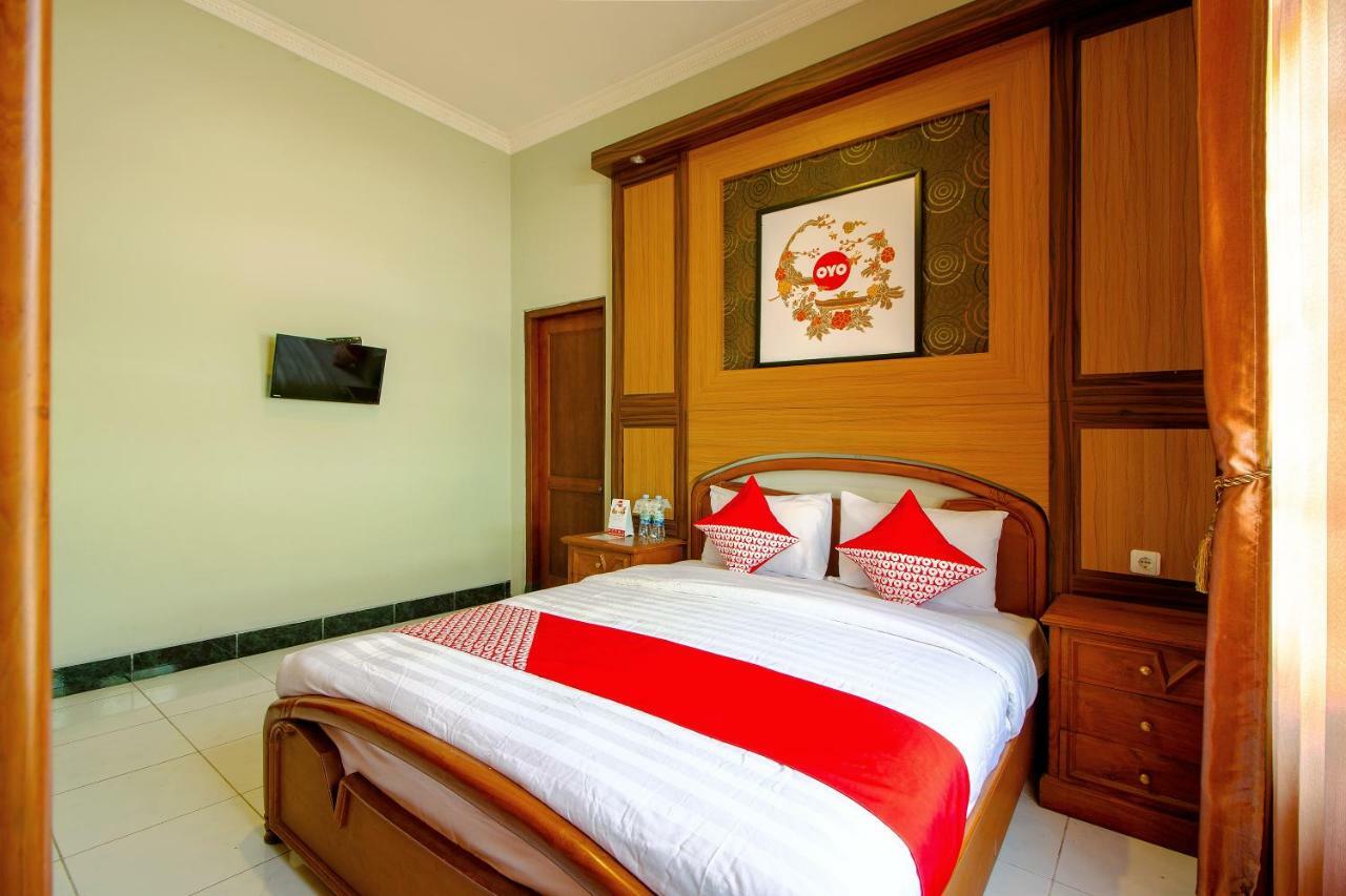Oyo 1195 The Doctor'S Guest House Syariah Kejayan Esterno foto