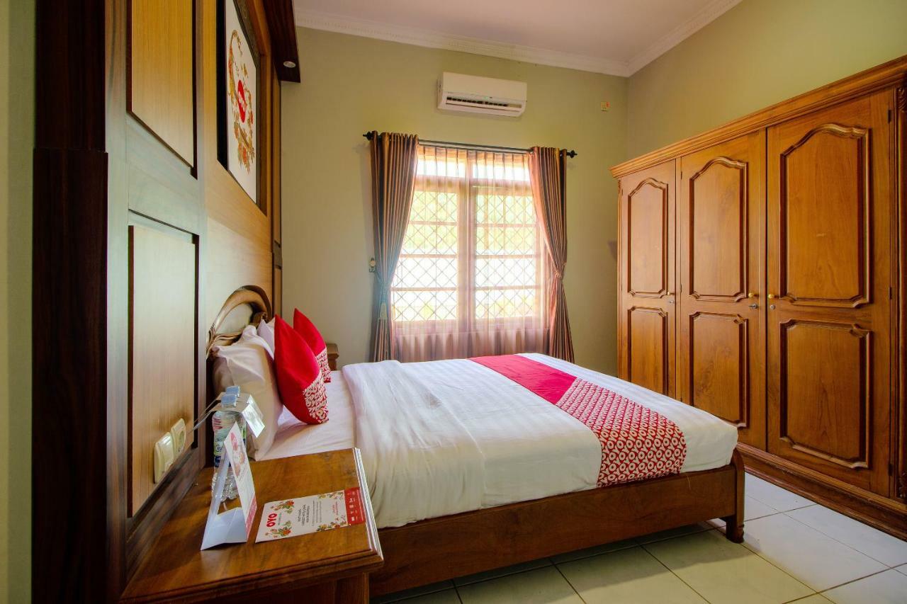 Oyo 1195 The Doctor'S Guest House Syariah Kejayan Esterno foto
