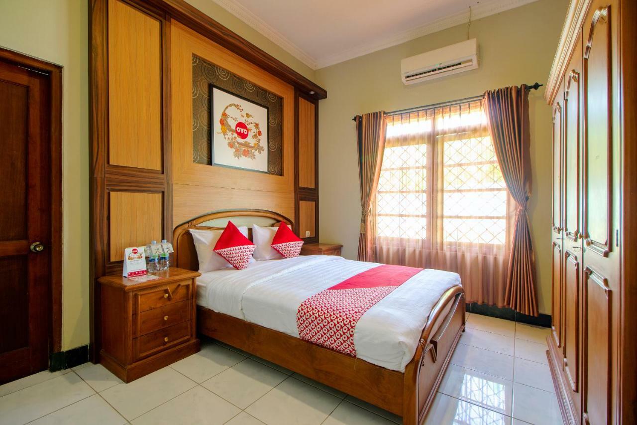 Oyo 1195 The Doctor'S Guest House Syariah Kejayan Esterno foto