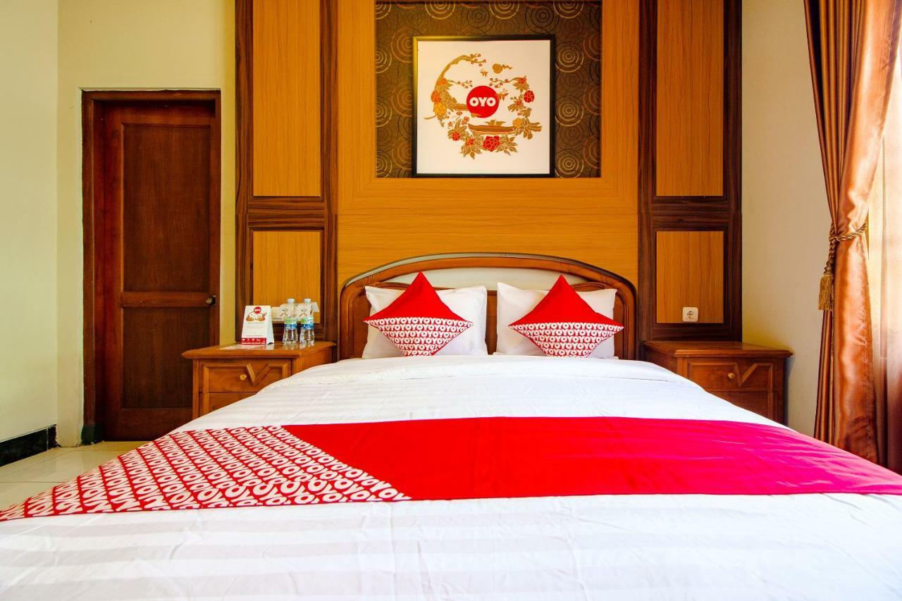 Oyo 1195 The Doctor'S Guest House Syariah Kejayan Esterno foto