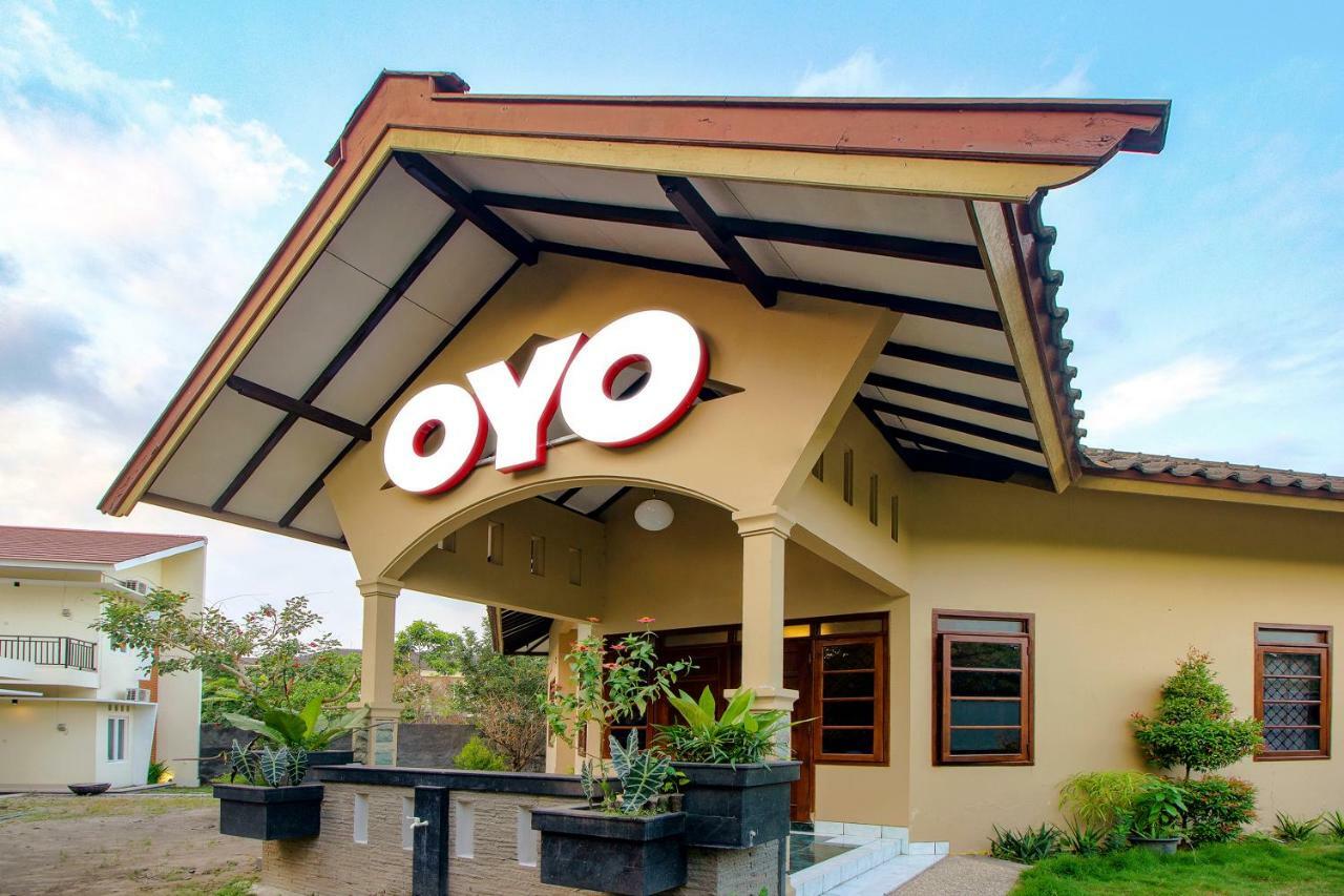 Oyo 1195 The Doctor'S Guest House Syariah Kejayan Esterno foto