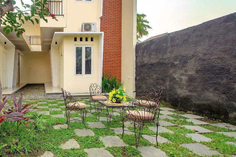 Oyo 1195 The Doctor'S Guest House Syariah Kejayan Esterno foto