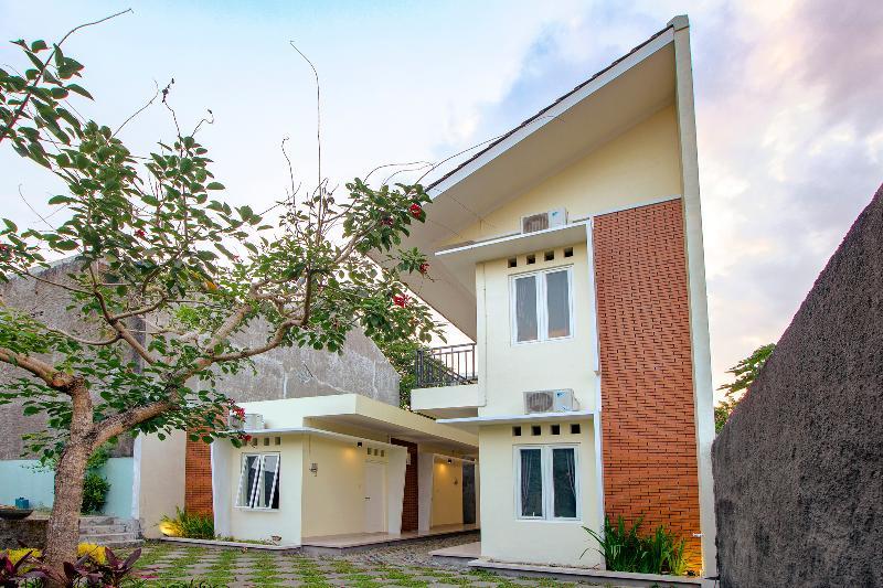 Oyo 1195 The Doctor'S Guest House Syariah Kejayan Esterno foto